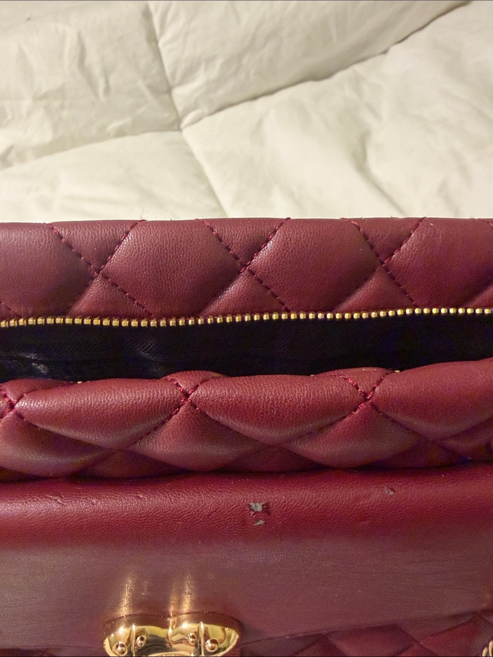 Love Moschino Quilted Burgundy Shoulder Bag with Gold Heart Lock - Picture 5 of 10